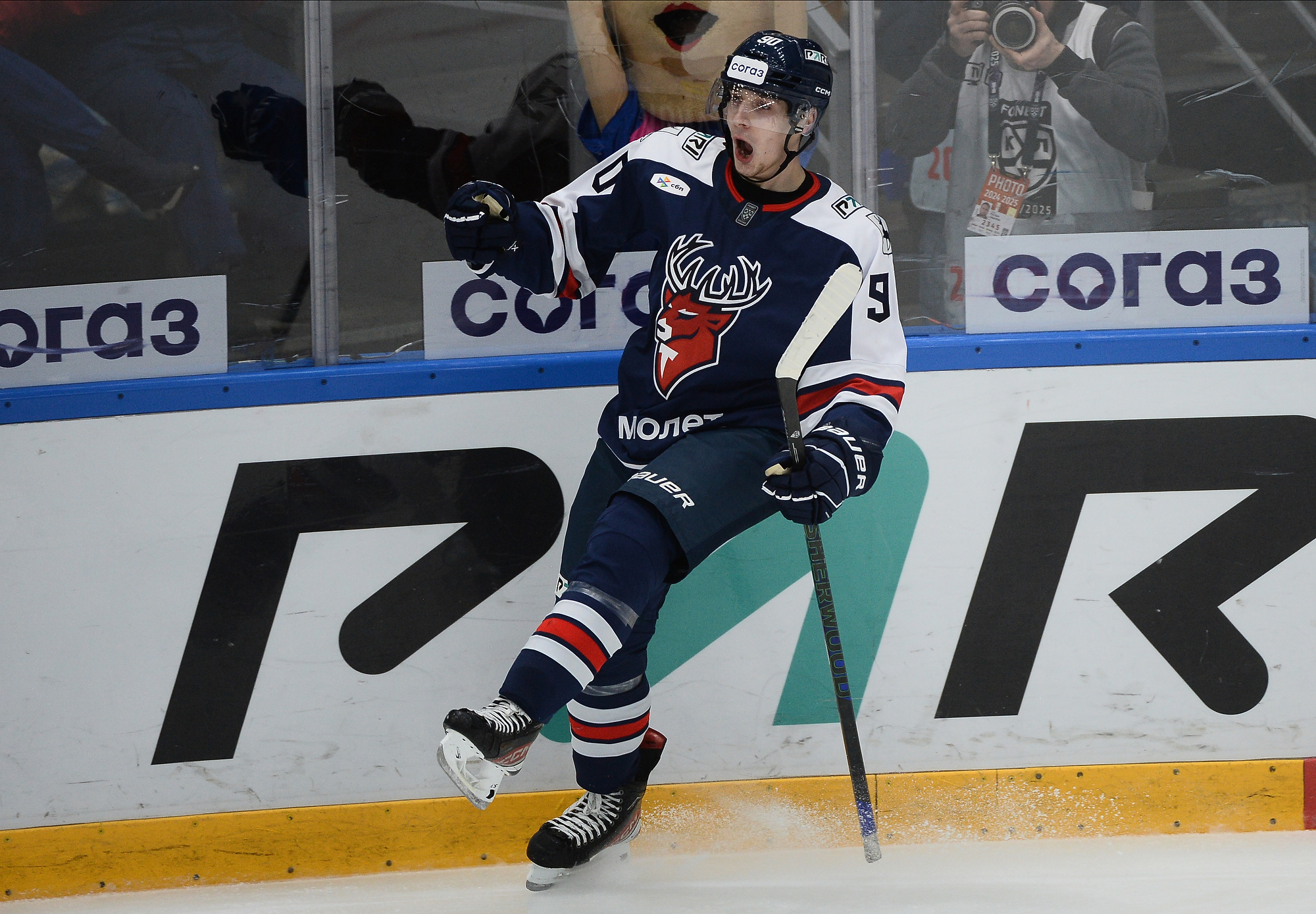 Илья Чефанов: Свои первые очки в КХЛ я посвящаю семье!